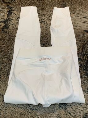 Lululemon New Ambition Super High-Rise Tight 28" White Size 4 NWOT